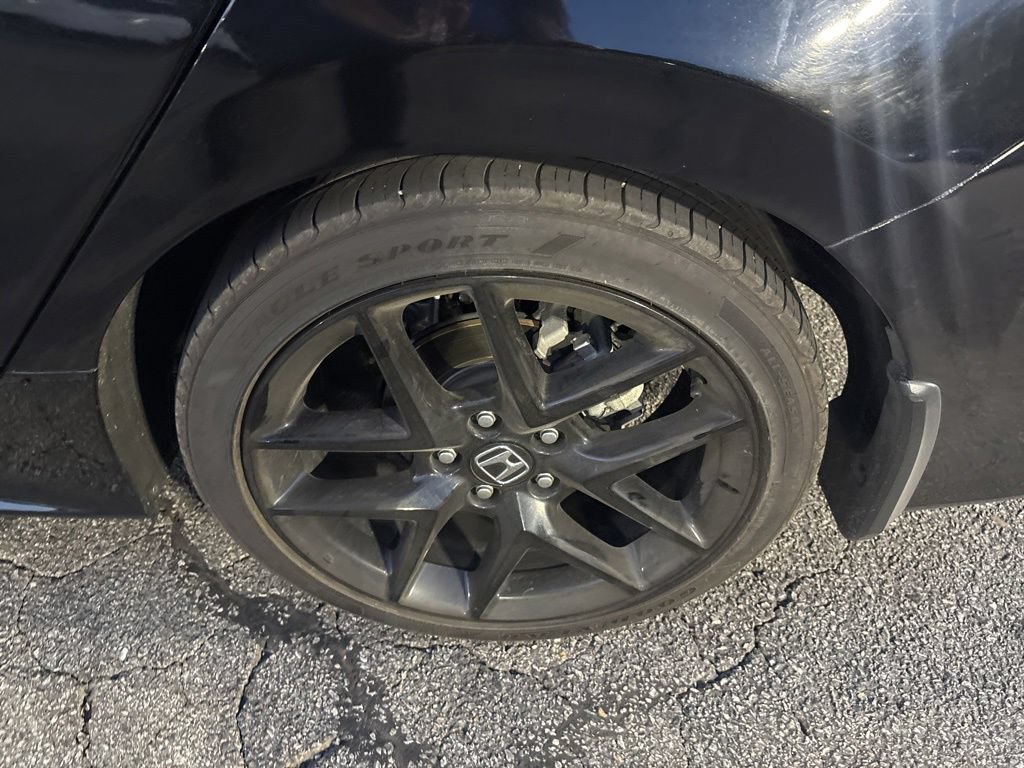 Used 2025 Honda Civic Sport image 4