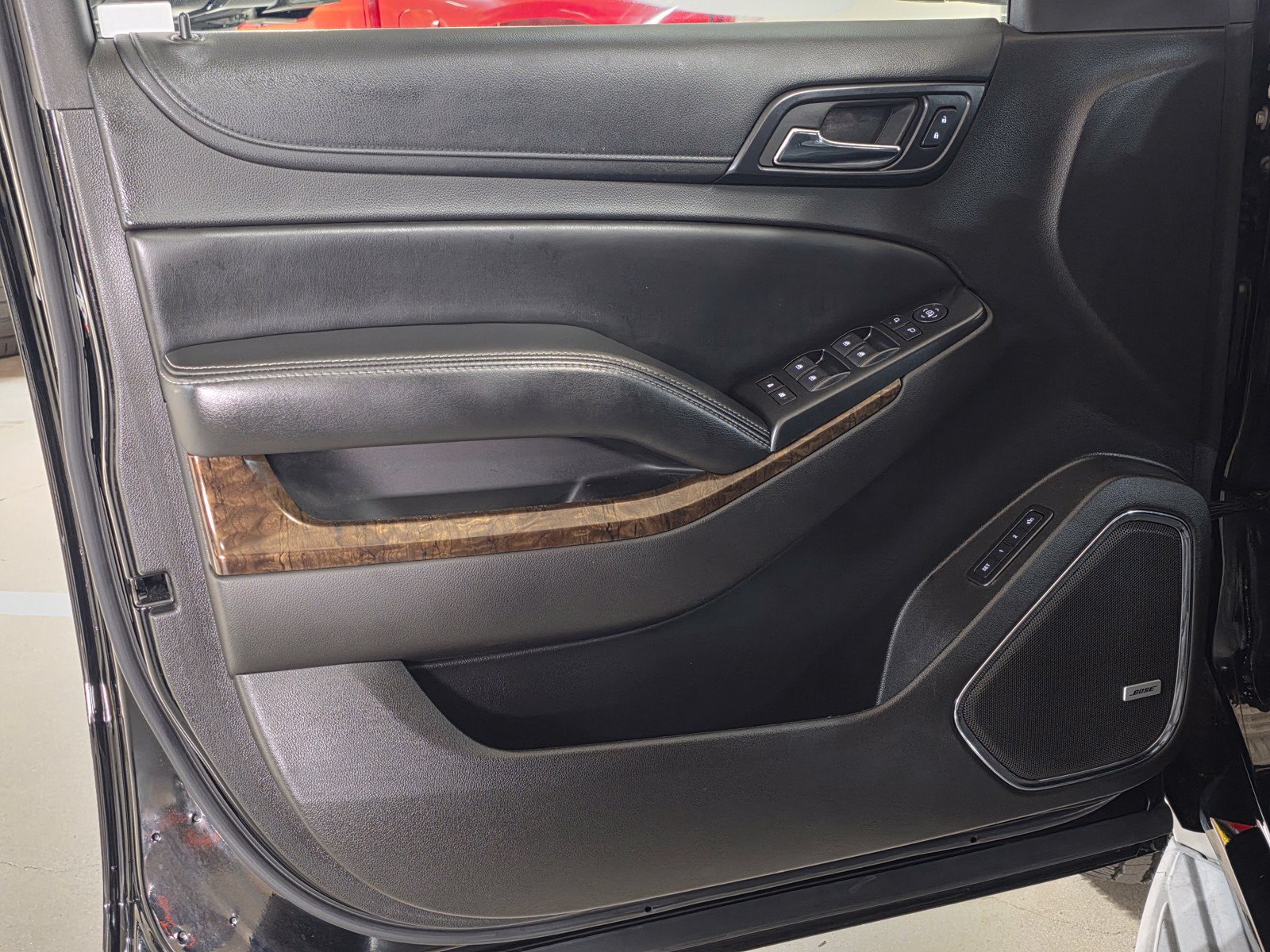 Used 2015 Chevrolet Suburban LT RWD image 21