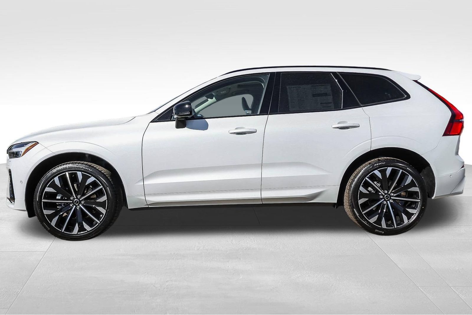 New 2026 Volvo XC60 B5 Ultra AWD/4WD image 8