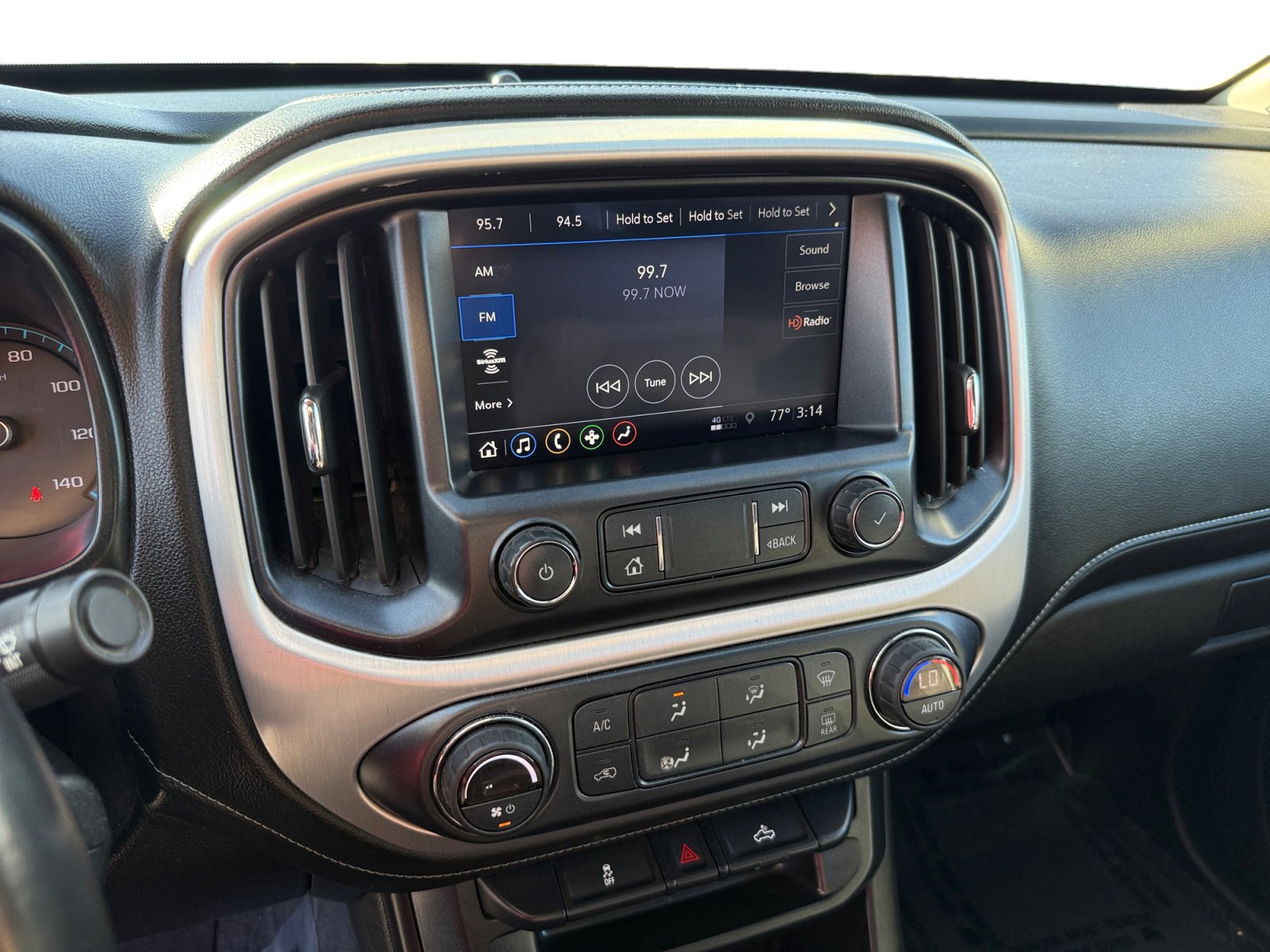 Used 2019 GMC Canyon SLE w/ SLE Convenience Package image 12