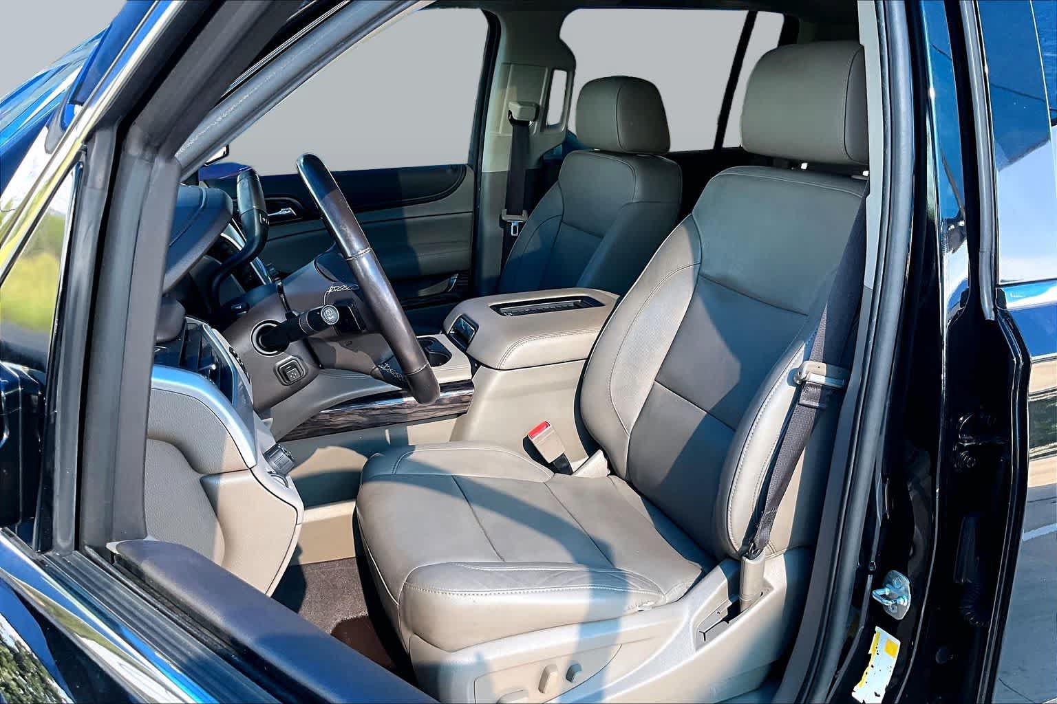 Used 2017 GMC Yukon XL SLT w/ Premium Edition RWD image 8