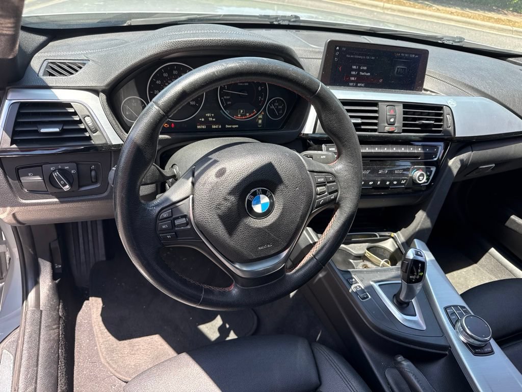 Used 2018 BMW 330i xDrive Sedan AWD/4WD image 9