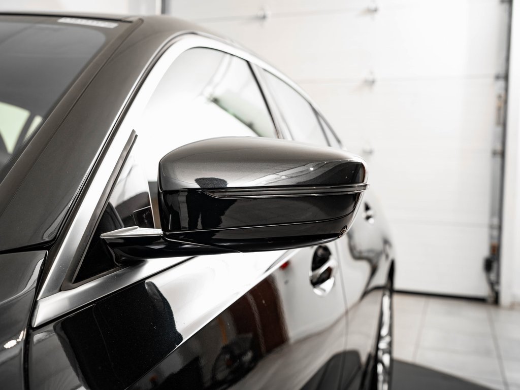 Used 2024 BMW 330i xDrive Sedan w/ Premium Package image 15