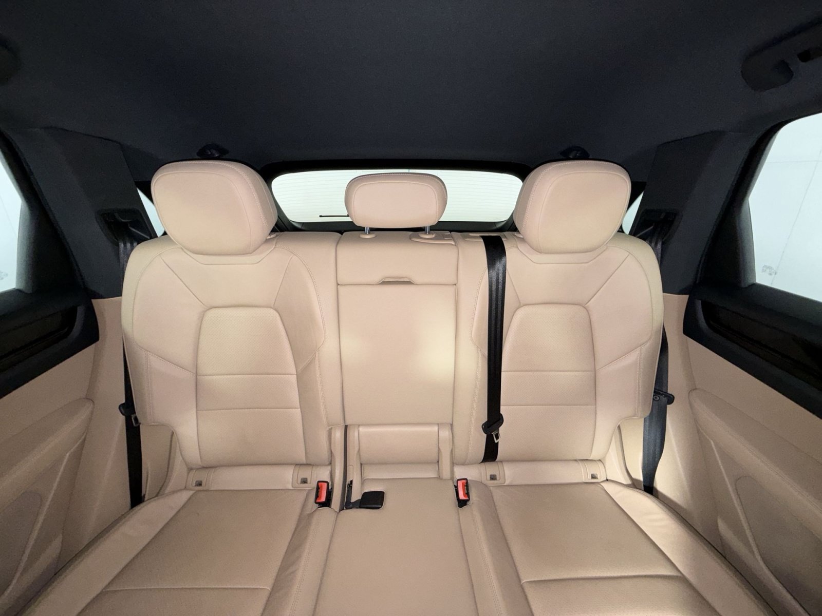Used 2020 Porsche Cayenne AWD/4WD image 24