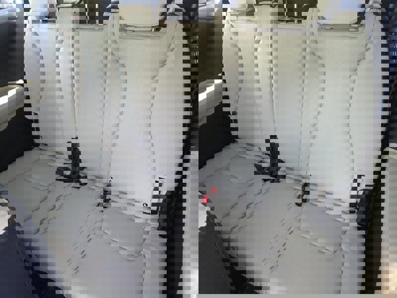 New 2026 Kia Carnival EX image 8