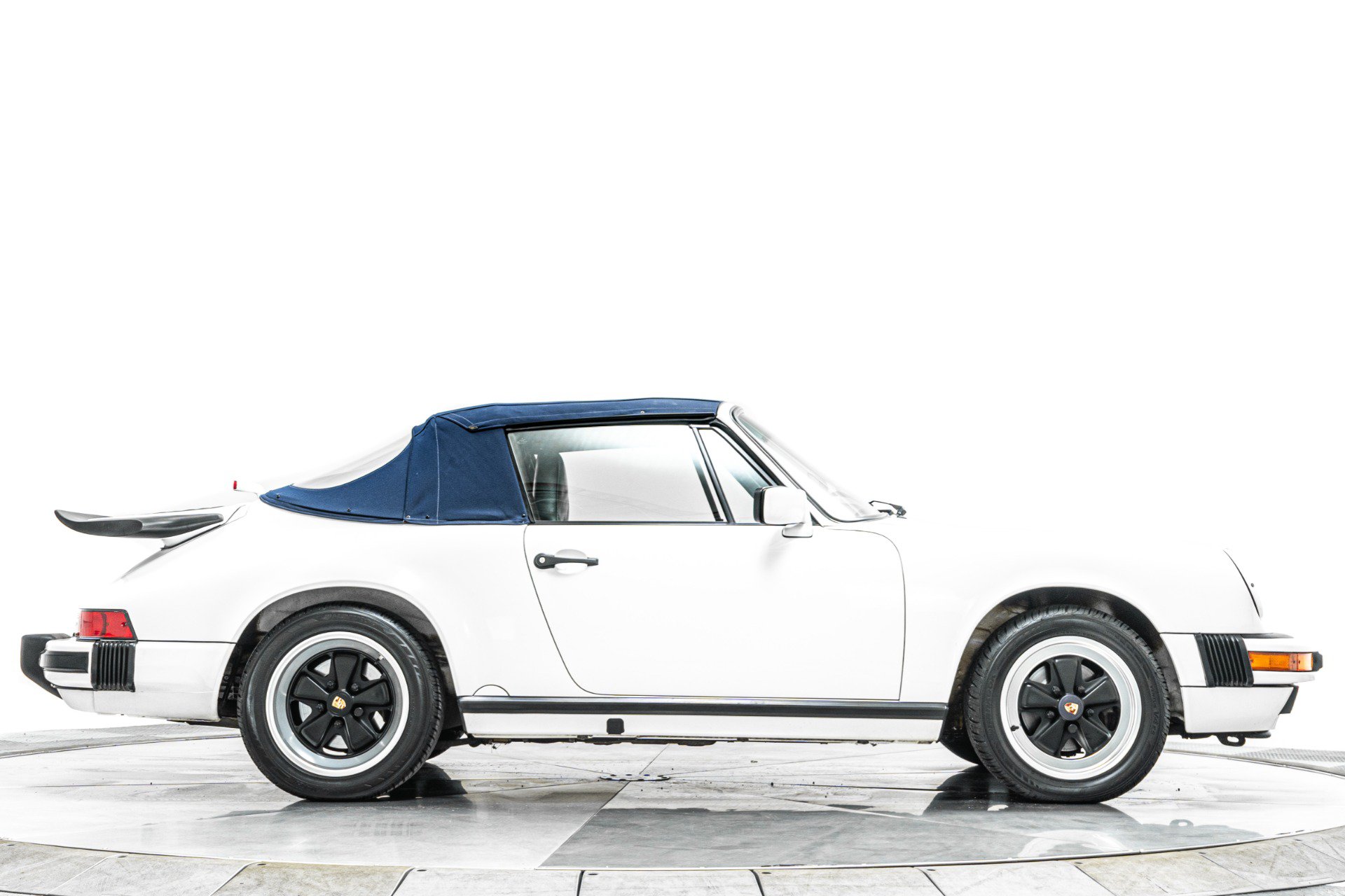 Used 1989 Porsche 911 Carrera RWD image 16