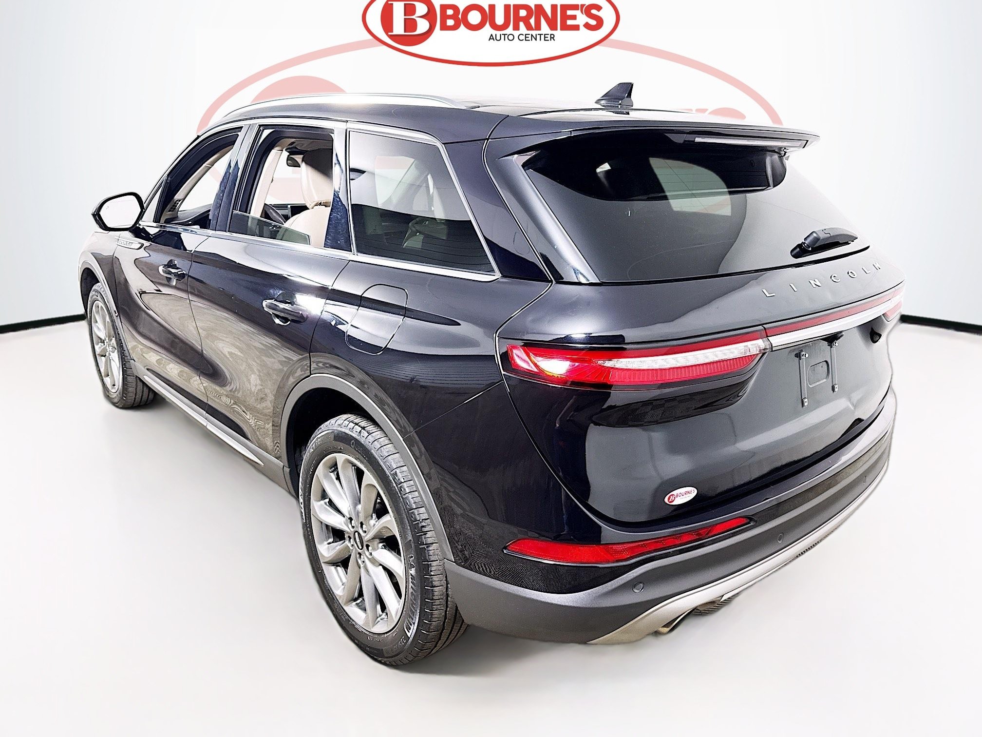 Used 2022 Lincoln Corsair AWD w/ Premium Package image 9
