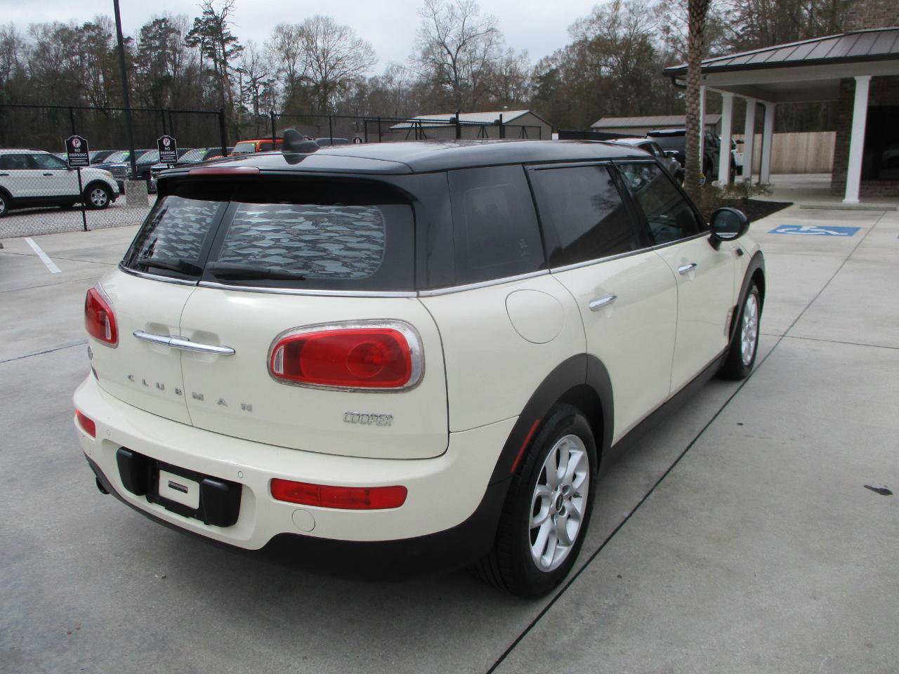 Used 2016 MINI Cooper Clubman image 6