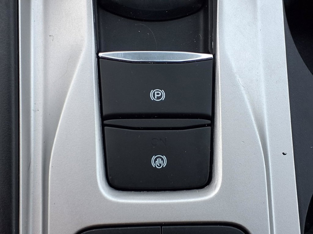 Used 2024 Ford Explorer XLT RWD image 11