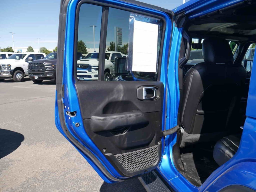Used 2022 Jeep Wrangler Unlimited Sahara image 14