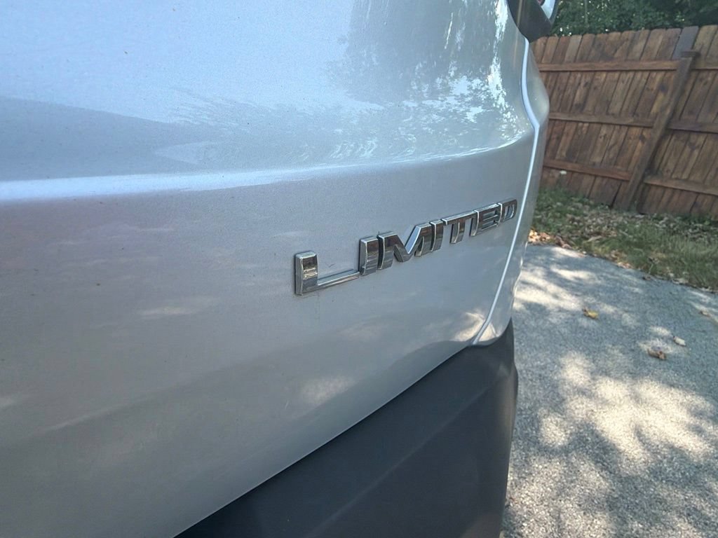 Used 2018 Jeep Renegade Limited w/ UConnect 8.4 Nav Group AWD/4WD image 13