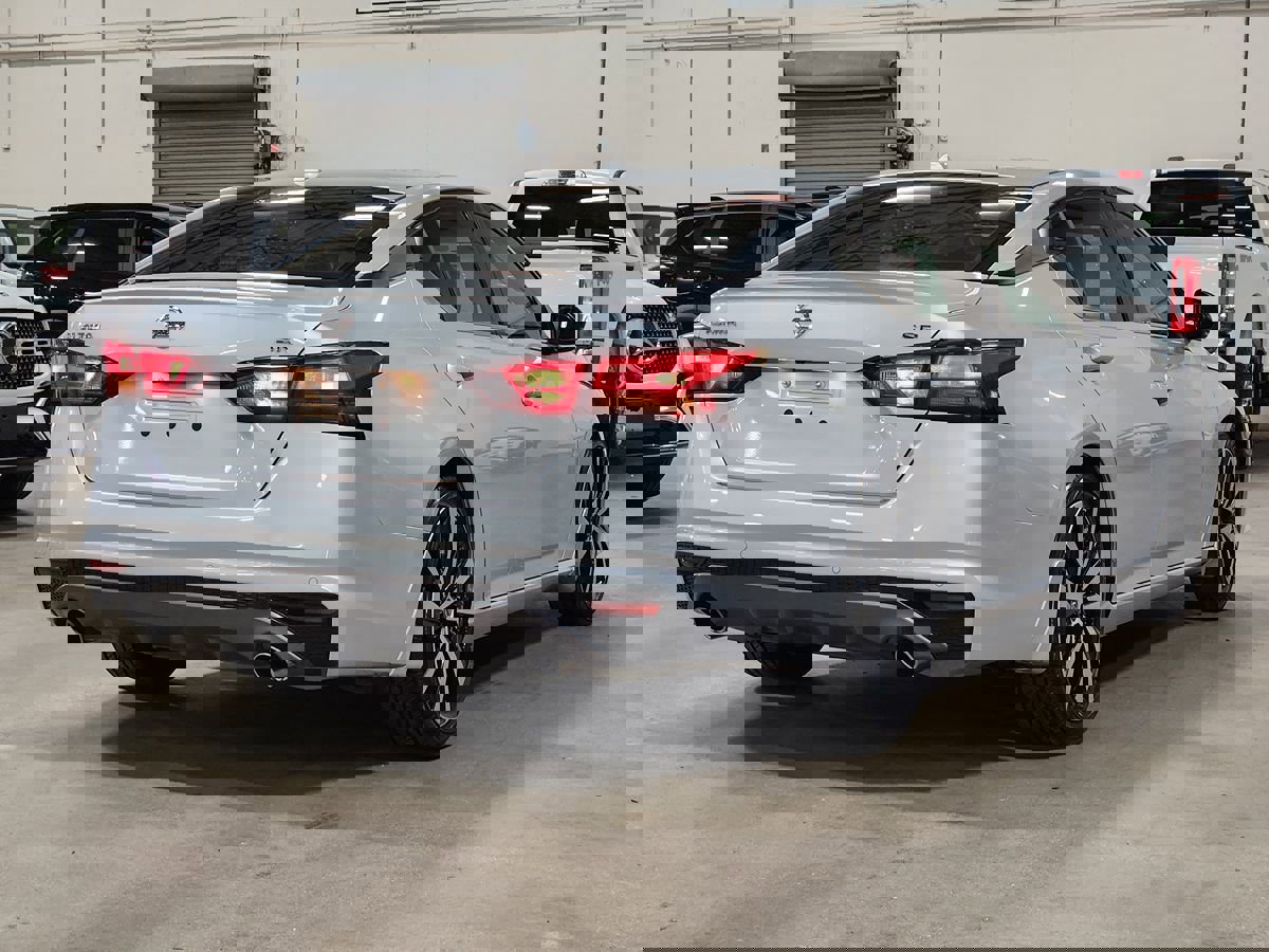 Used 2020 Nissan Altima 2.5 SR w/ Premium Package image 8