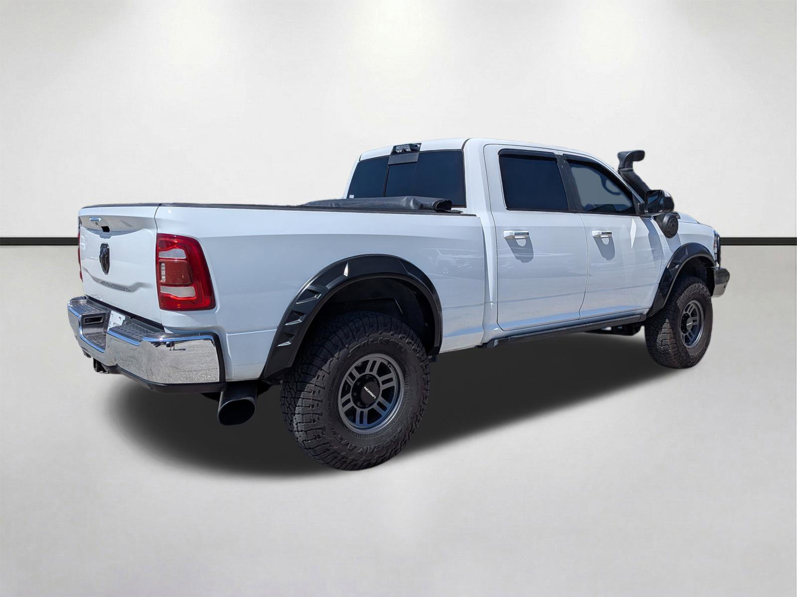 Used 2022 RAM 2500 Laramie AWD/4WD image 4