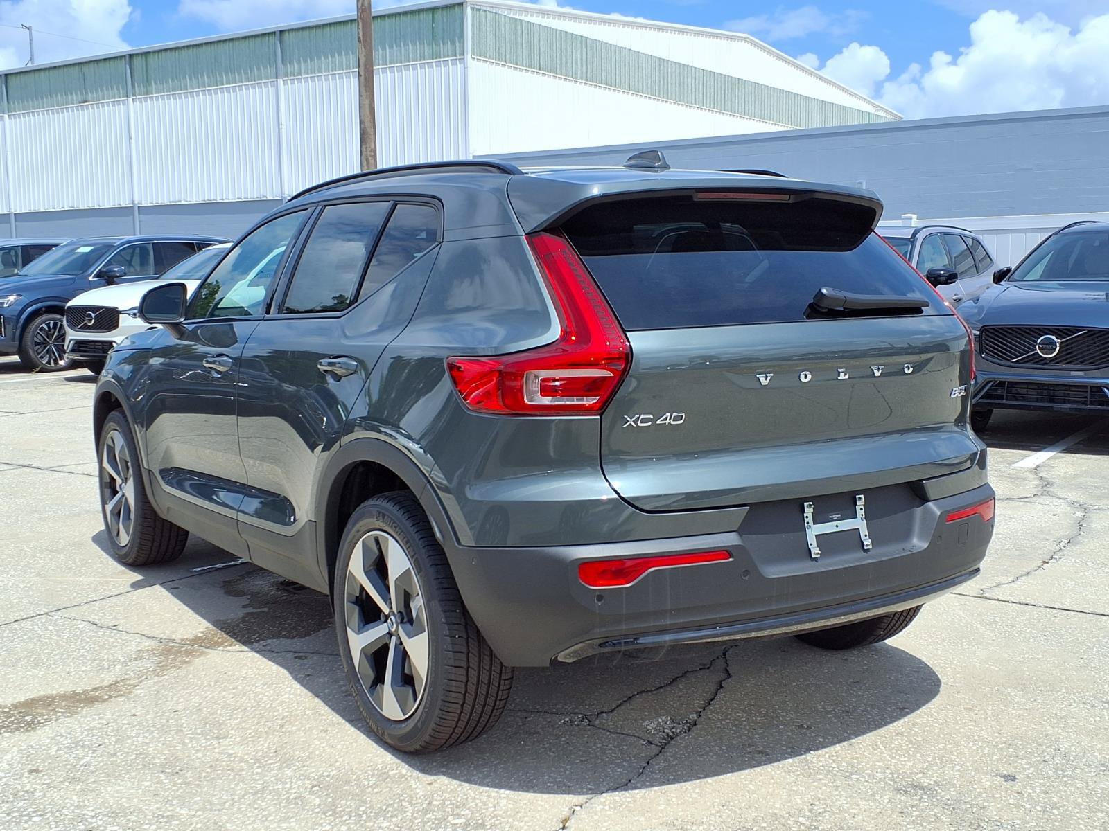 New 2026 Volvo XC40 B5 Plus w/ Climate Package AWD/4WD image 5
