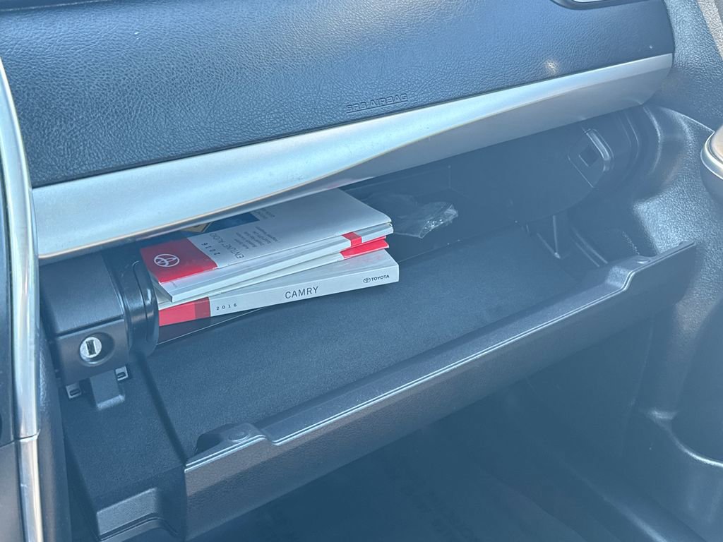 Used 2016 Toyota Camry SE image 27