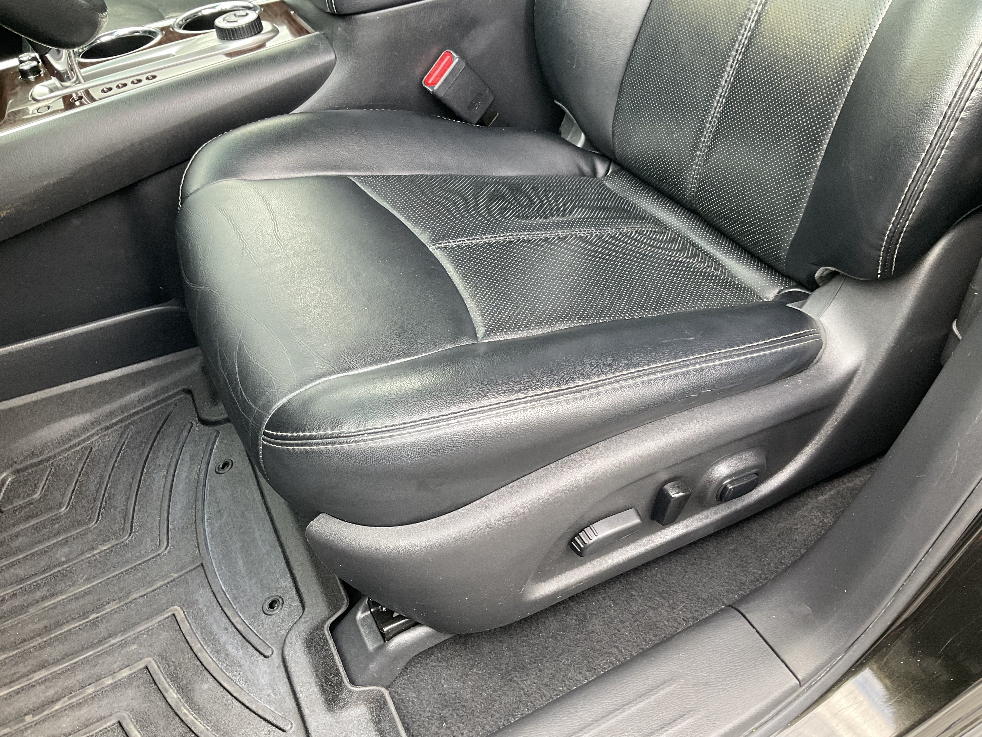 Used 2015 Nissan Pathfinder Platinum FWD image 31