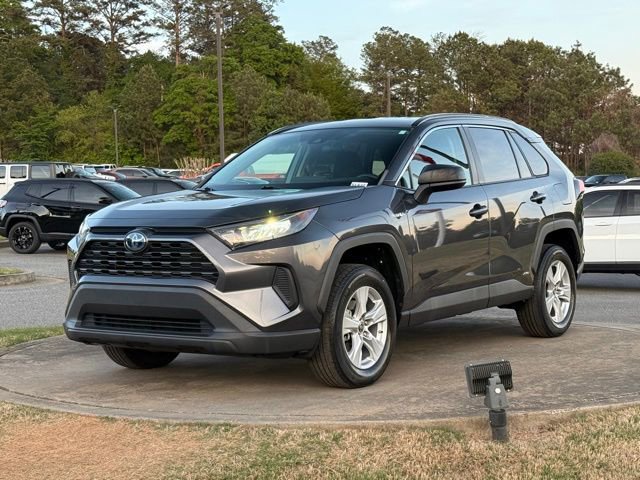 Used 2021 Toyota RAV4 LE AWD/4WD image 3