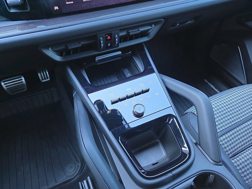 Certified 2026 Porsche Cayenne GTS AWD/4WD image 14