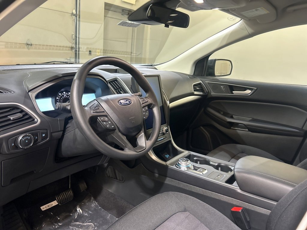 New 2024 Ford Edge SE image 9