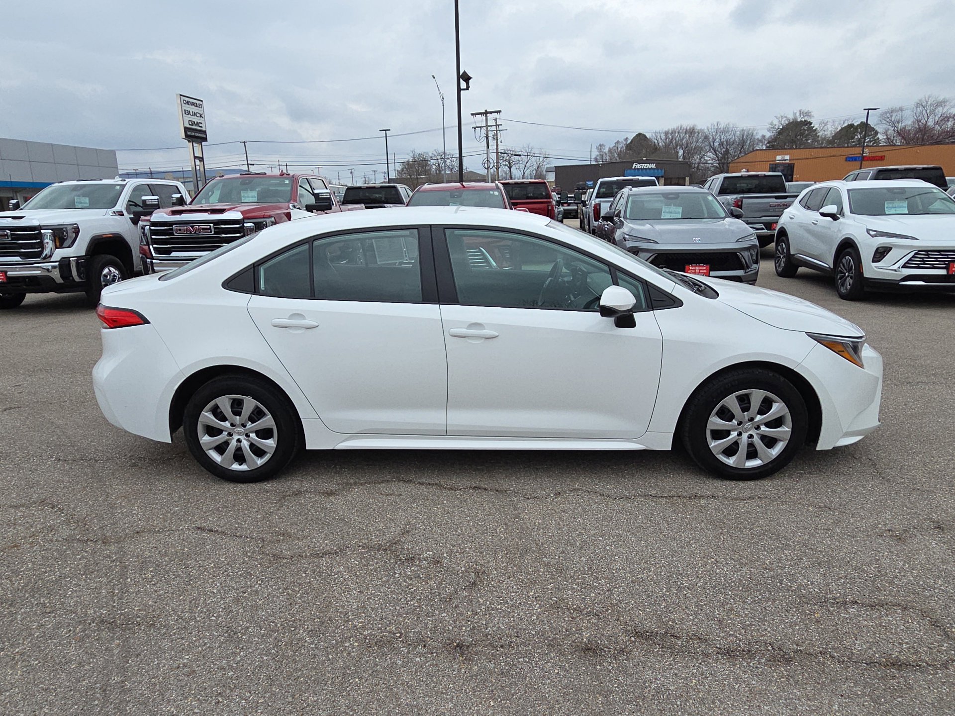 Used 2024 Toyota Corolla LE image 9