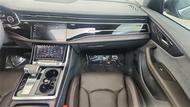 Used 2023 Audi Q8 Prestige w/ Prestige Package image 38