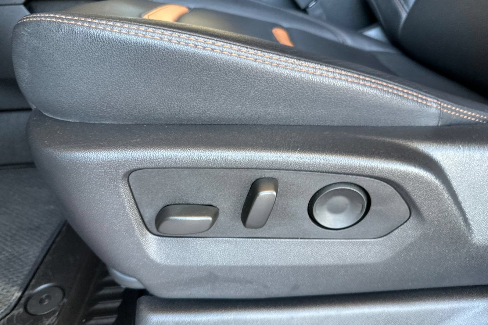 Certified 2025 GMC Sierra 1500 AT4 AWD/4WD image 12