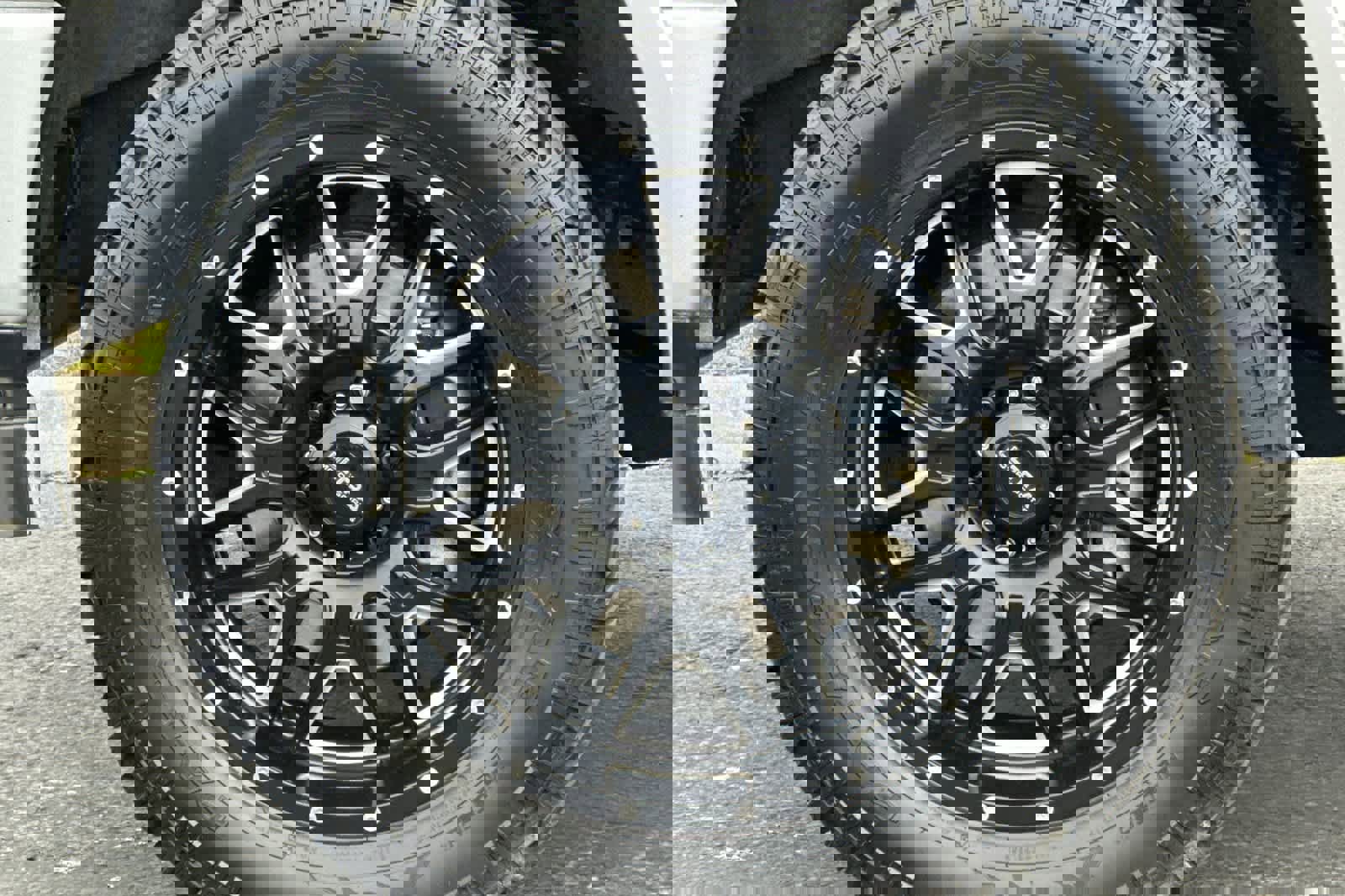 Certified 2018 Ford F150 Platinum w/ Equipment Group 701A Luxury image 26