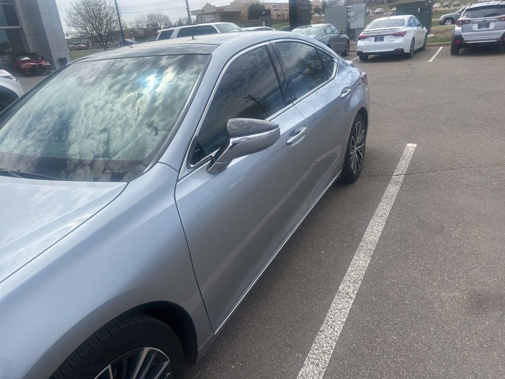 Certified 2023 Lexus ES 350 w/ Premium Package image 3