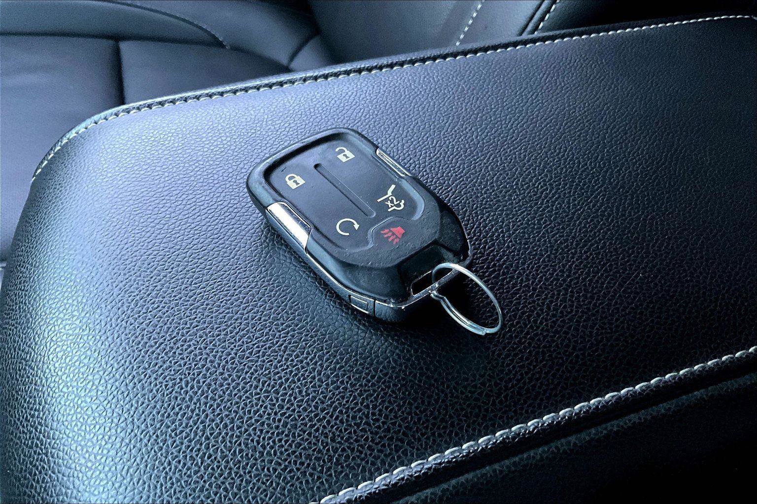 Used 2023 GMC Acadia SLT w/ Technology Package image 11