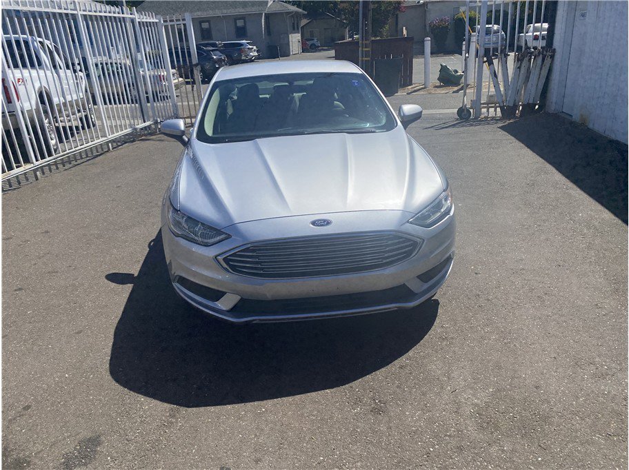 Used 2018 Ford Fusion S image 2
