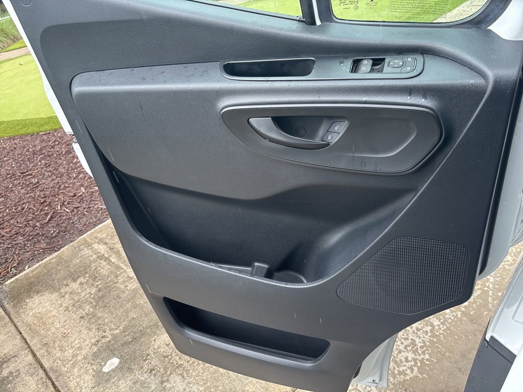 Used 2021 Freightliner Sprinter 3500 image 28