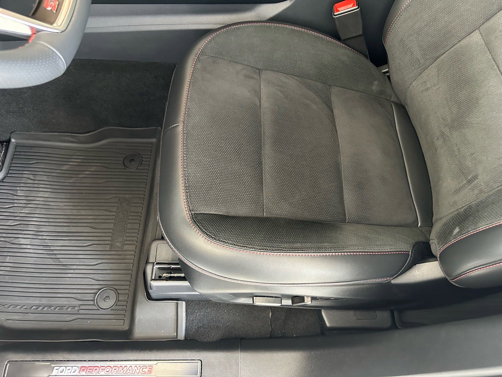 Used 2025 Ford Explorer ST w/ Sun And Sound Package AWD/4WD image 21