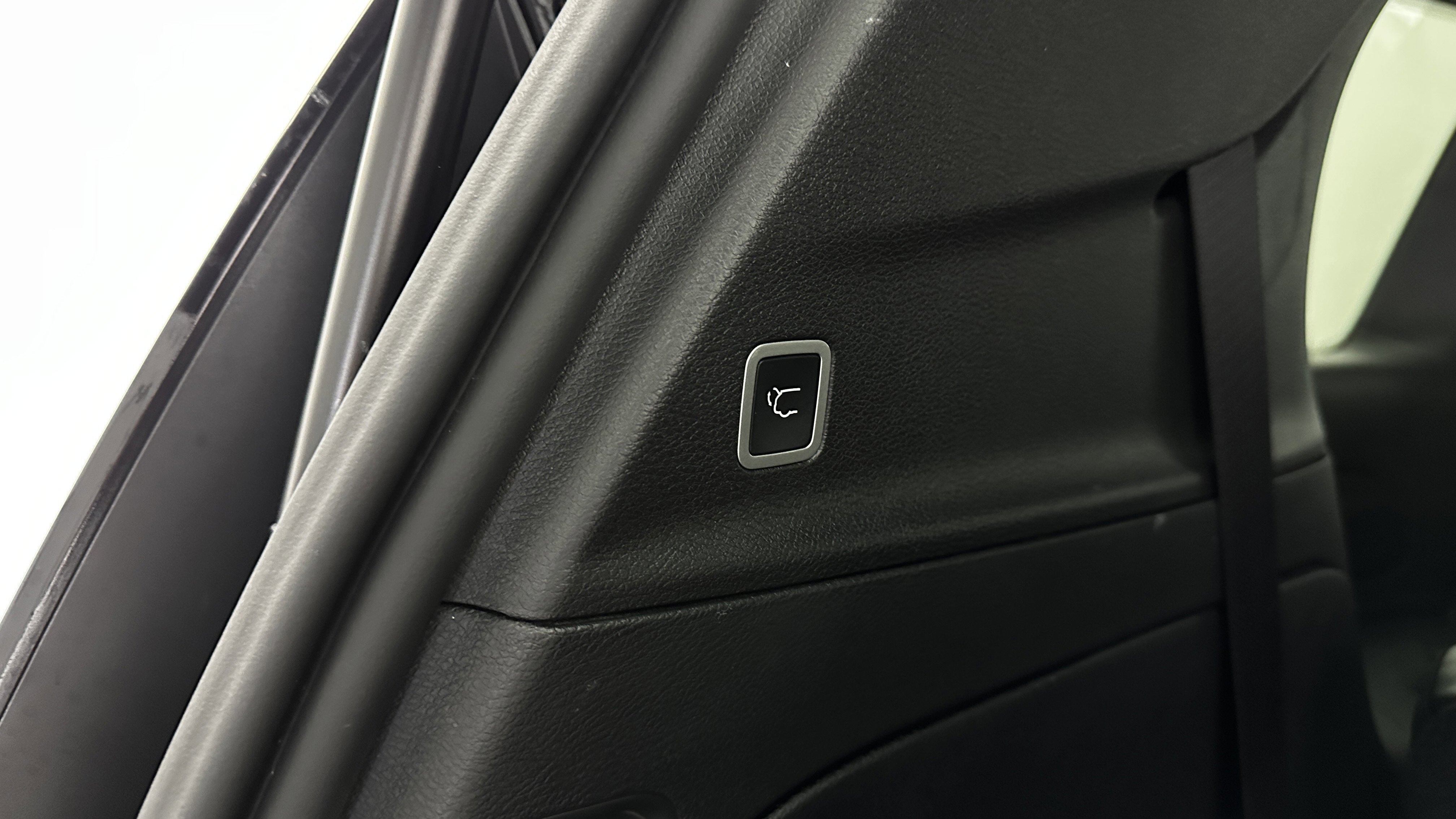 Used 2025 Chrysler Pacifica Select image 35