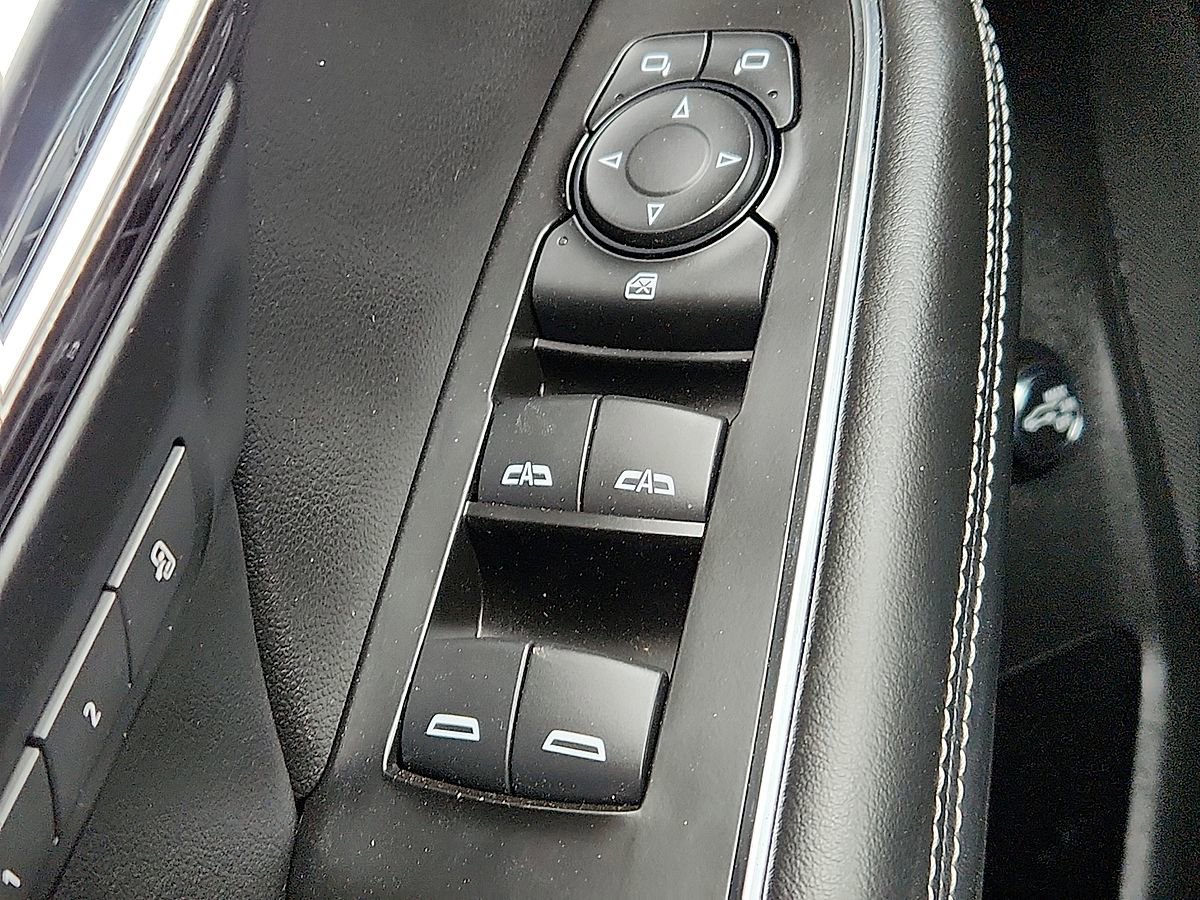 Used 2023 Buick Envision Essence w/ Sport Touring Package FWD image 9