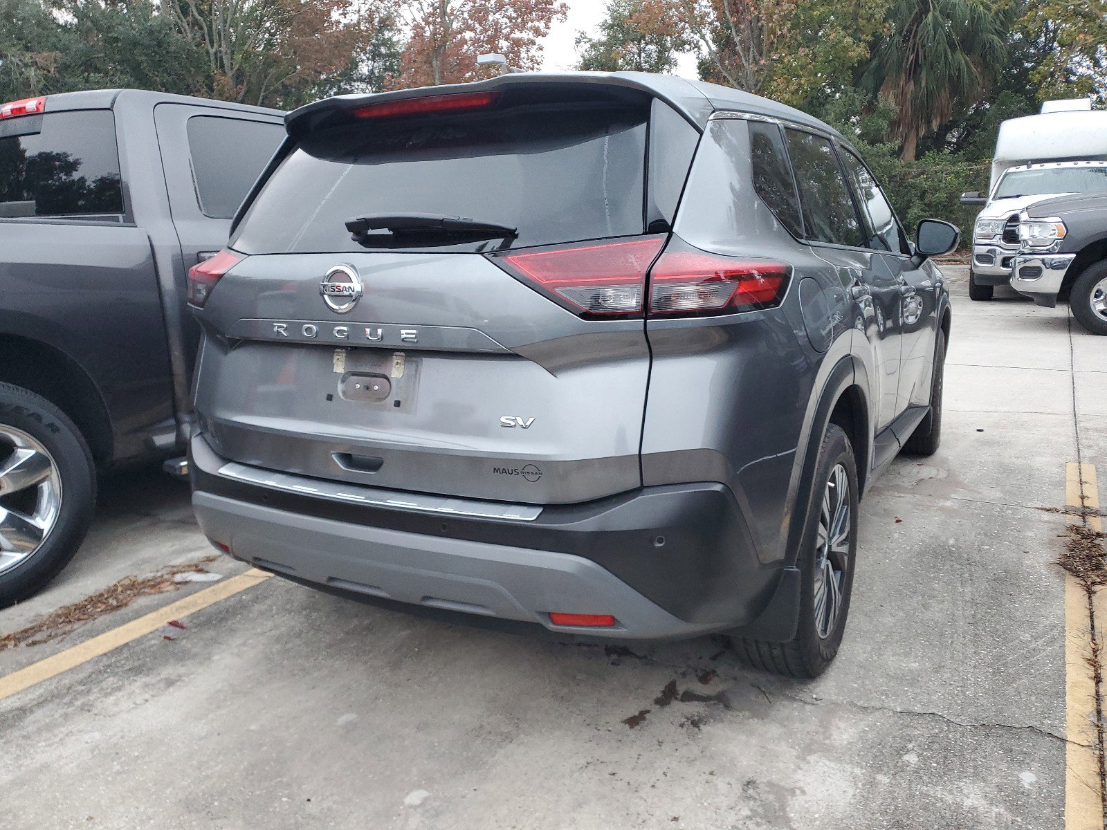 Used 2021 Nissan Rogue SV image 4