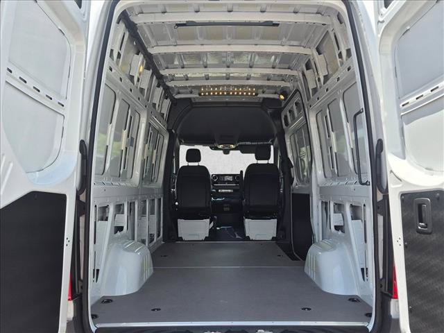 Certified 2025 Mercedes-Benz Sprinter 2500 image 5
