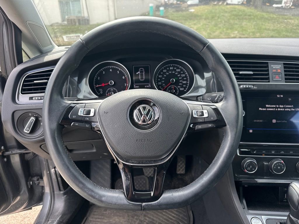 Used 2018 Volkswagen Golf SE image 45