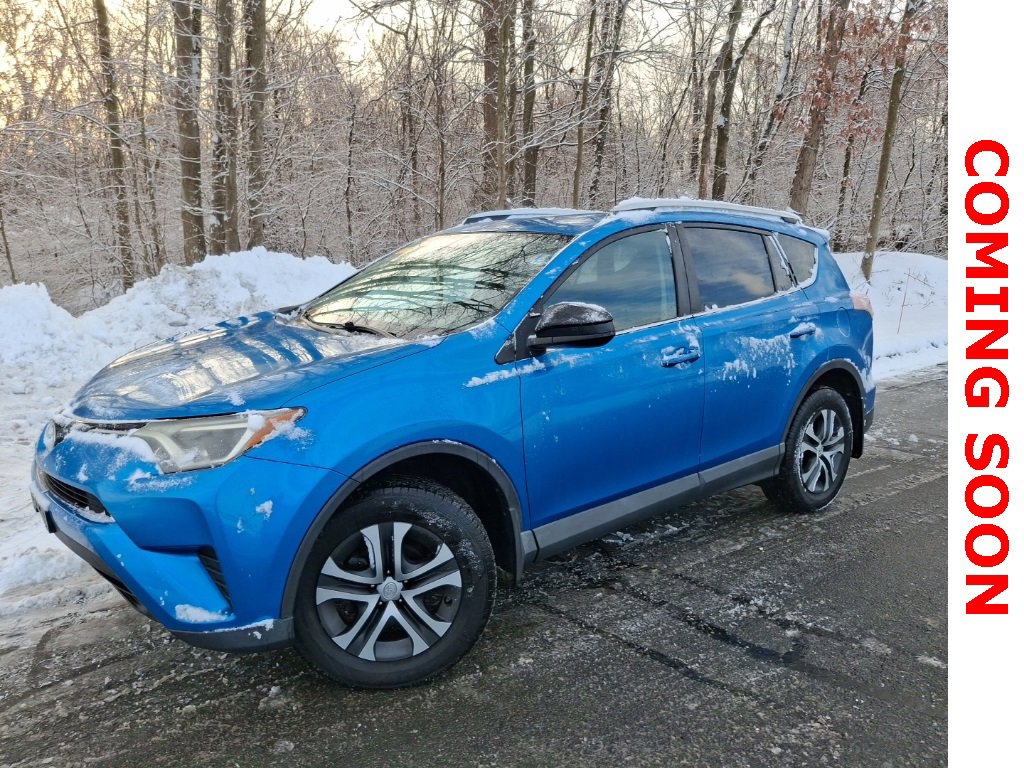 Used 2016 Toyota RAV4 LE image 1