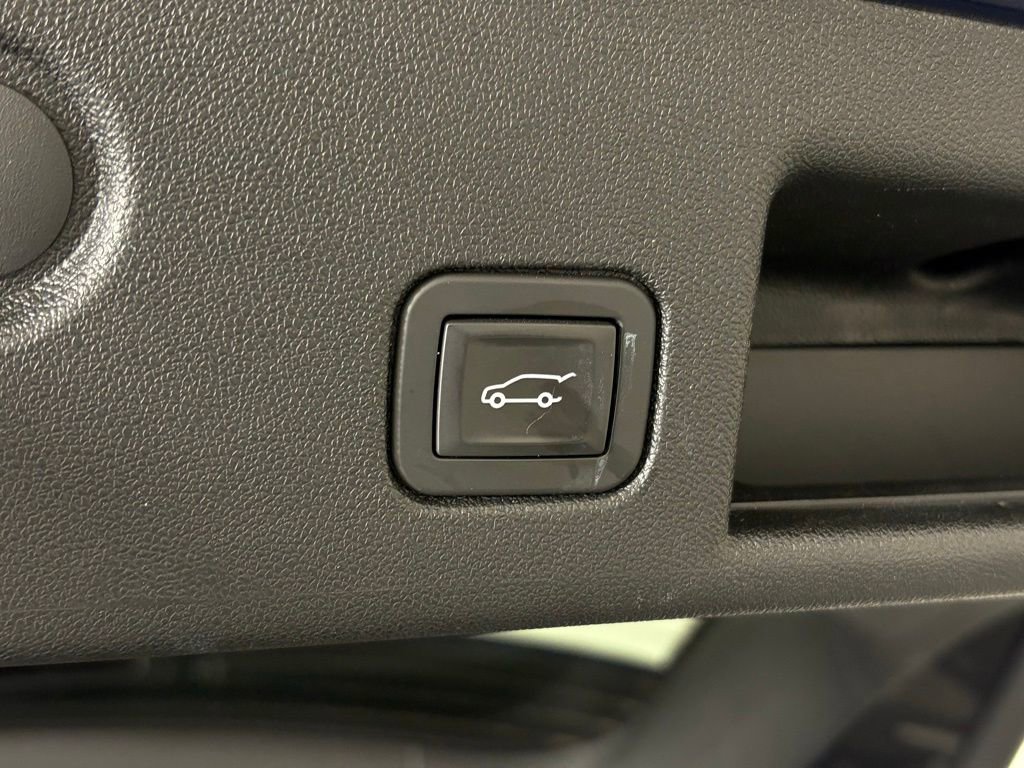 Used 2019 Chevrolet Equinox LT w/ Sun & Navigation Package image 42