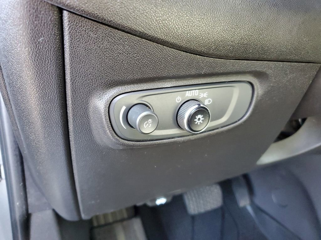 Used 2023 Chevrolet Equinox RS w/ RS Leather Package image 13