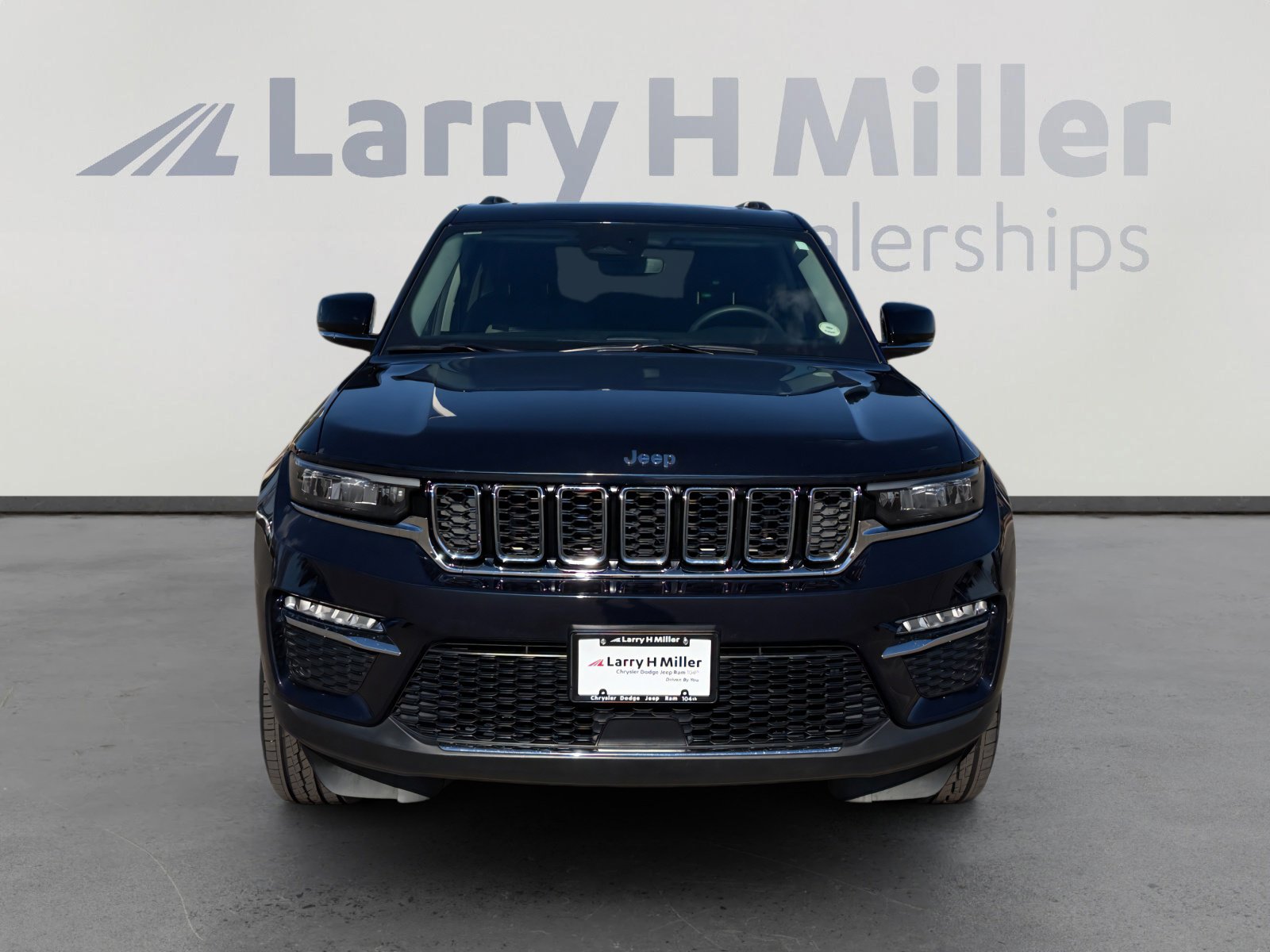 Used 2022 Jeep Grand Cherokee Limited 4xe image 9