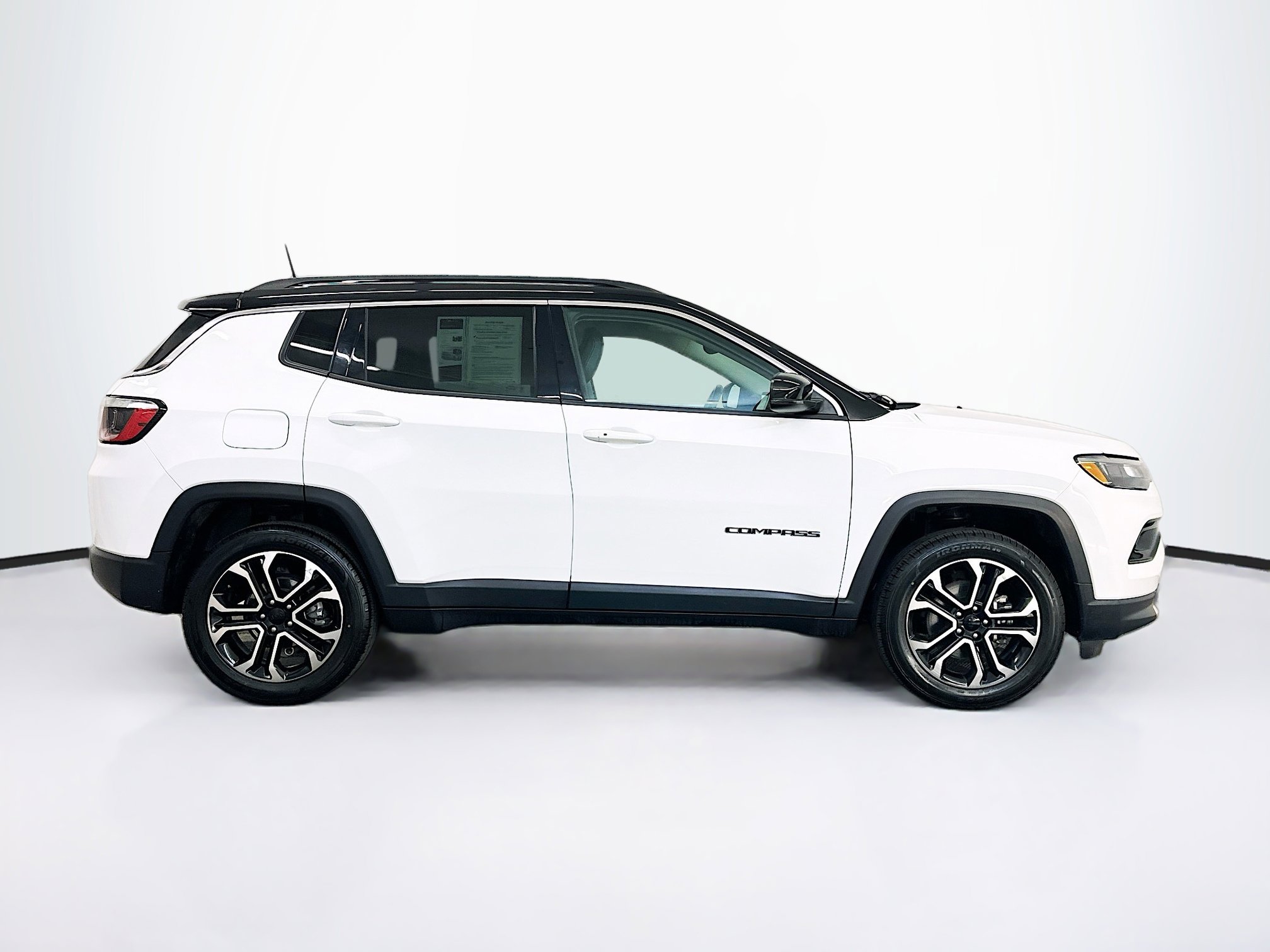 Used 2022 Jeep Compass Limited AWD/4WD image 10