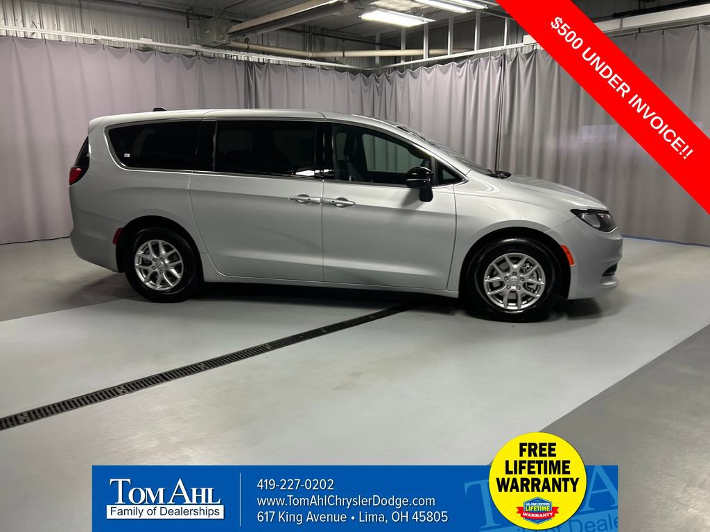 New 2026 Chrysler Voyager LX image 8