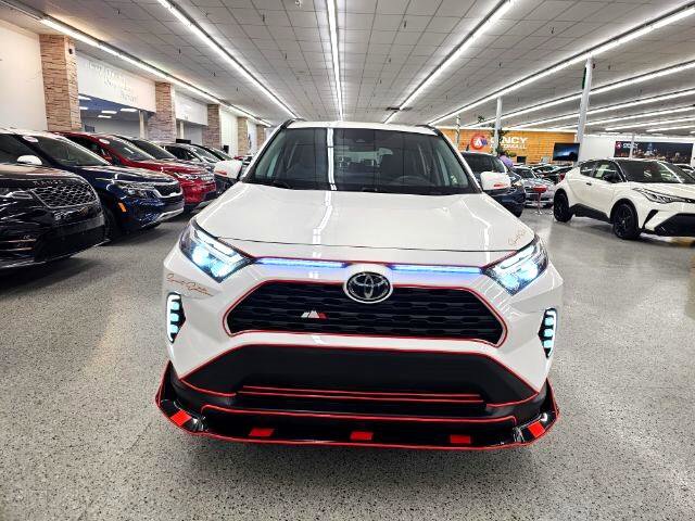 Used 2022 Toyota RAV4 XLE w/ Convenience Package image 2