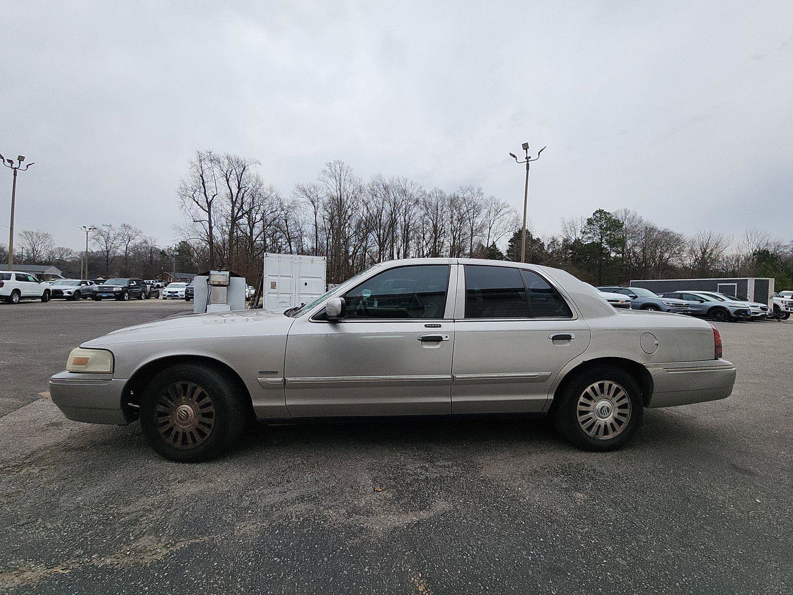 Used 2006 Mercury Grand Marquis LS image 2