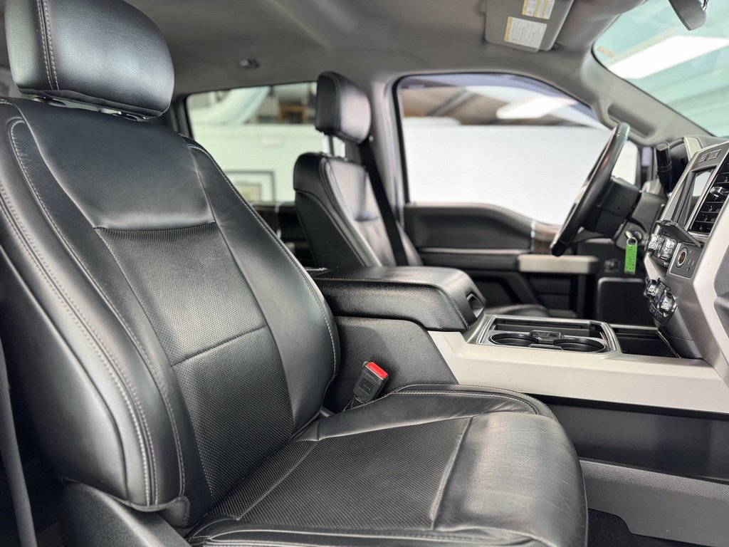 Used 2019 Ford F250 Lariat w/ Chrome Package image 38