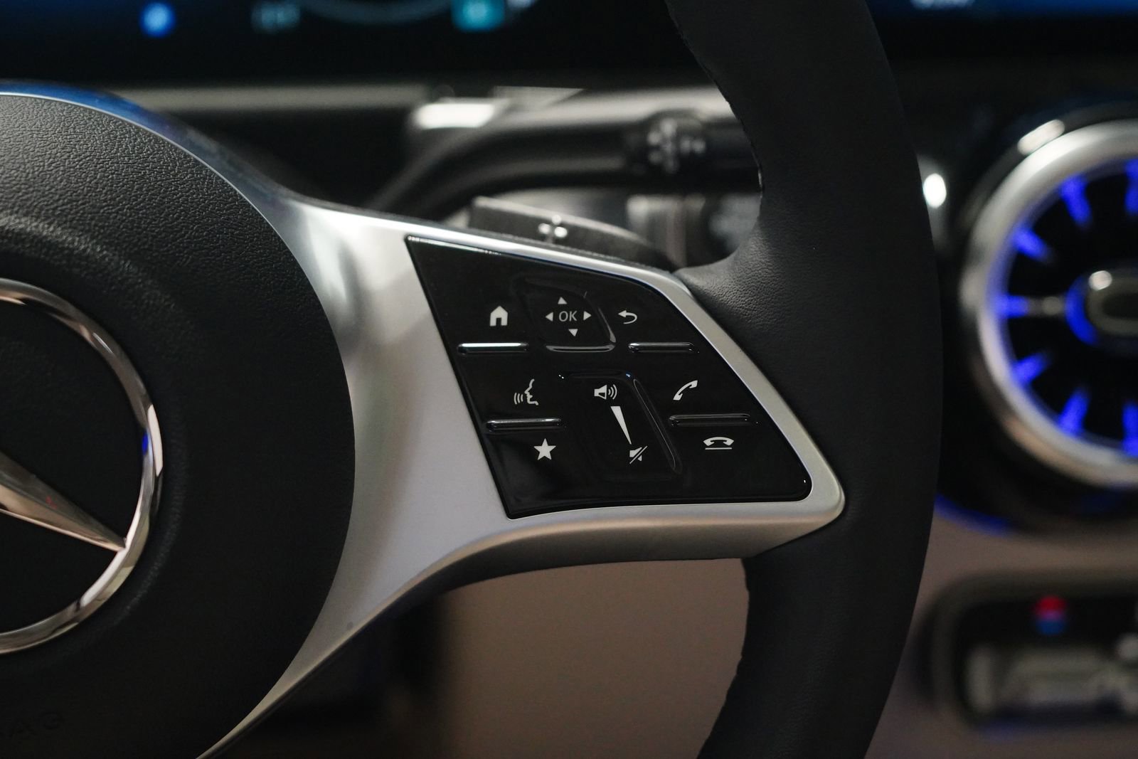 New 2026 Mercedes-Benz GLB 250 4MATIC image 20