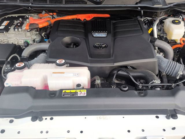 Used 2023 Toyota Tundra Platinum image 31