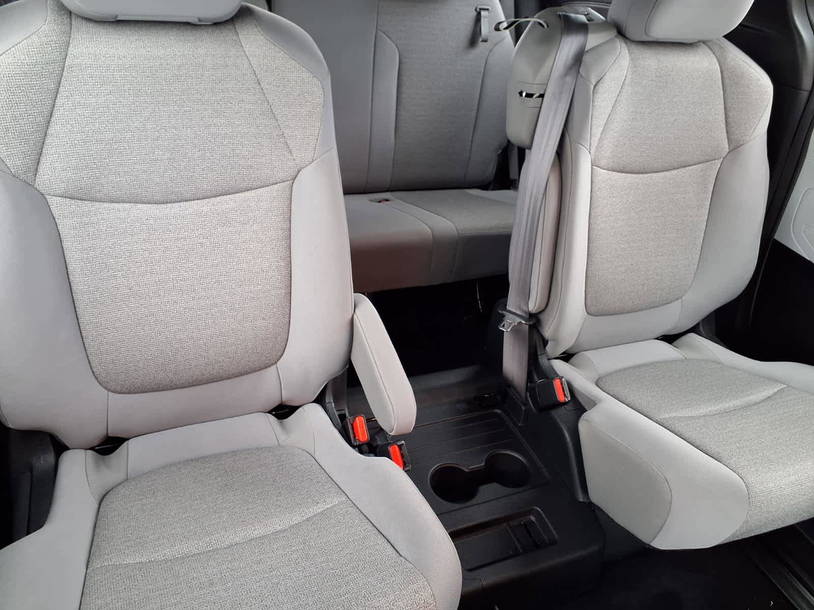 Certified 2025 Toyota Sienna LE FWD image 22