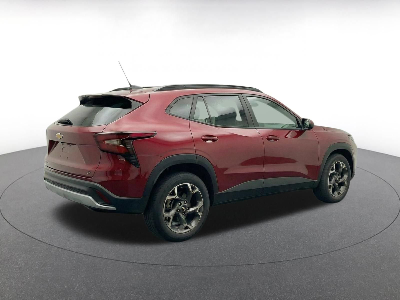 Used 2025 Chevrolet Trax LT FWD image 9